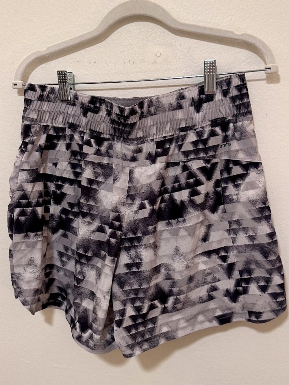 Columbia Athletic Shorts with Liner - Size Medium